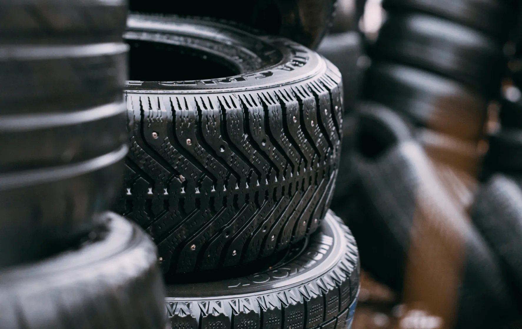 hero-image-speedytire-bg